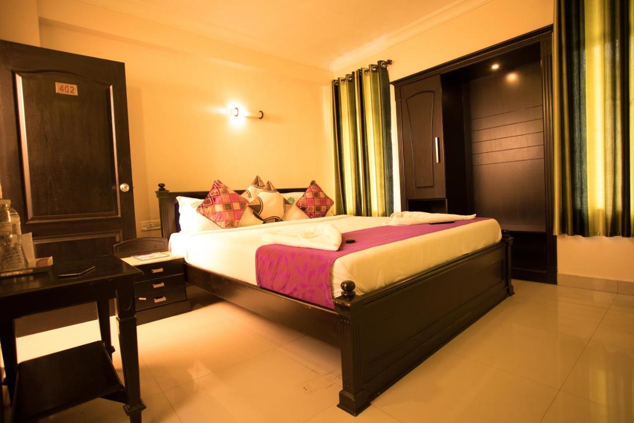 Hotel Emerald Inn Муннар Екстер'єр фото