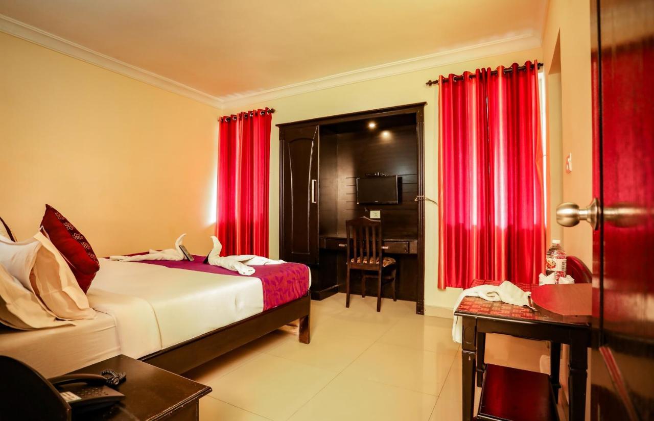Hotel Emerald Inn Муннар Екстер'єр фото